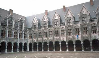 Palais - Première cour intérieure