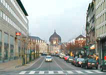 Vue depuis la place du Théâtre.