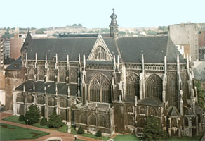 Église gothique - Façade sud.