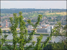 La vallée de la Meuse vue depuis le terril de Bernalmont